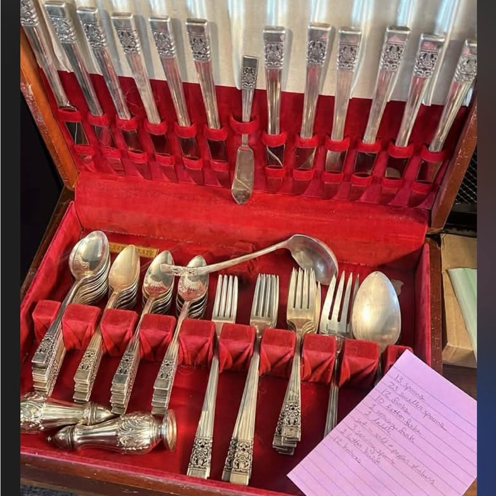 Elegant Silver Community Plate Dinnerware Set